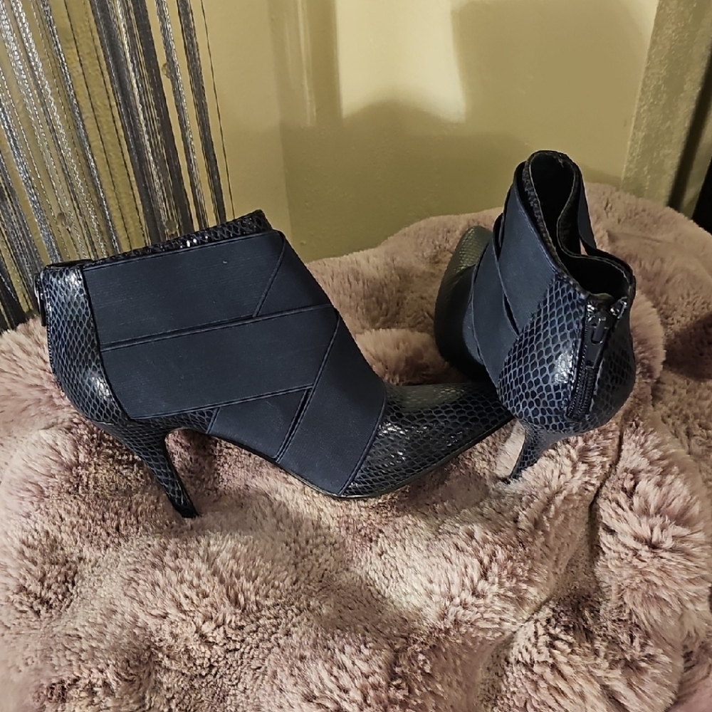 Mari A. Elegant NAVY BLUE Ankle Boots